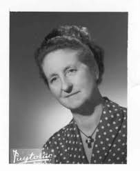 Marie Suzanne Moniot née, Van der Steen, en 1898, est la fille aînée d&#39;une famille de ... - moniotms