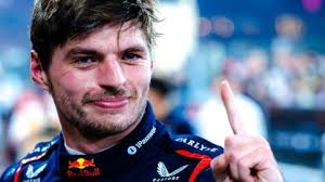 Max Verstappen x 100 karts: horário e onde assistir ao desafio