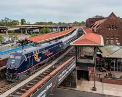 Image of train arriving at Hartford Station