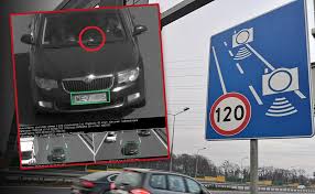 Oto skuteczny sposób na mandat z odcinkowego pomiaru prędkości. Działa zawsze. Jest od tego przycisk