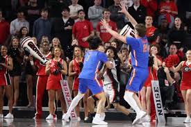 Gators Bury Bulldogs For 5th Straight Road Win