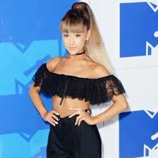 Resultado de imagem para ariana grande 2016 