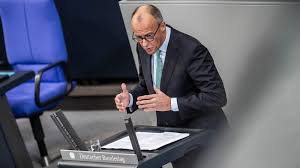 Regierungserklärung: Friedrich Merz verteidigt Sicherheitspolitik und Ukraine-Hilfe — DIE ZEIT