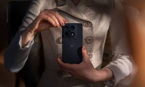Motorola Signature e Moto G77 são certificados pela Anatel e já podem chegar ao Brasil