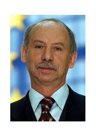 Janusz Lewandowski Vice-Chairman of the Budget Committee, European Parliament PhD in Economics. Expert of NSZZ &quot;Solidarity&quot; (1980-89), co-founder and the ... - lewandowski