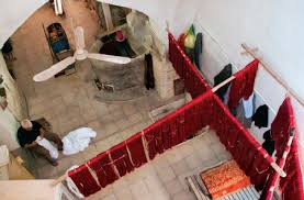 Image result for ‫رنگرزی پشم گوسفندان‬‎