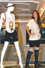 Résultat de recherche d'images pour "bermuda socks"