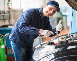 Image of mobile mechanic working on a car in Western Tehran