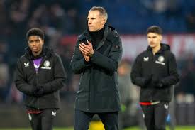 Opstelling Feyenoord: zo lost Van Persie schorsing Valente op