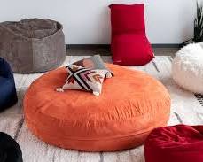 Image of study room with a rug and beanbag