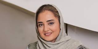 نرگس محمدی با این استایل در پس کوچه‌های روستایی در فرانسه شکار شد
