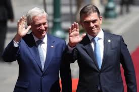 Chilean, Bolivian presidents meet in La Paz for first time in 71 years