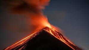 Hace 7.300 años un supervolcán lanzó la erupción más potente de la historia, ahora se está rellenando de magma y los geólogos activan los protocolos de seguridad