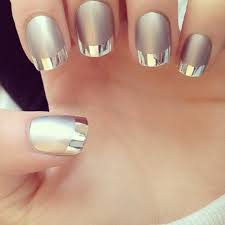 Znalezione obrazy dla zapytania niebieski i srebro manicure