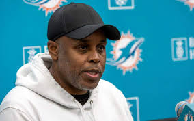 Miami Dolphins 2025 Roster Projection and Position Battles