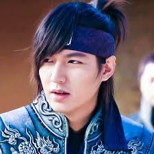 Hasil gambar untuk foto lee min ho