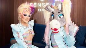 Momo Guzmán se despide de su personaje “La Burrita Burrona” y enciende rumores de ruptura con Turbulence Queen