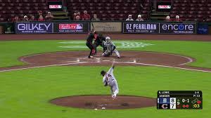 Reds Walk-Off Win Thanks to Nathaniel Lowe's Two Homers