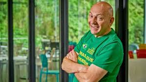 “Véio da Havan” se diz perseguido após notificação por bandeiras em sacolas