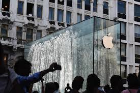 Cramer Pushes Back on Apple’s Sell Call — Here’s Why Investors Should Care