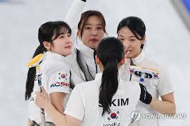 [올림픽] 여자 컬링, 잘 싸웠다…캐나다에 패해 준결승행 무산