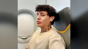 Un avión lleno de influencers tuvo en percance en pleno vuelo