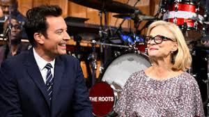 Amy Sedaris & Jimmy Fallon Chaotically Reenacted Aniya & Kenzie's Love Island Intros