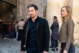 Jesse Lee Soffer | Ummmm.. somebody is making their FBI International debut tonight!! Scroll to see who it is 😎 #letsbehonestyoualreadyknowwhoitiss #ItsJayHayden | Instagram