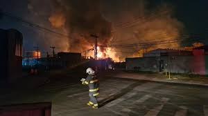 Incêndio em fábrica química provoca fumaça 'ardida', explosões e evacuação em SP