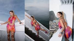 Ex-BBB Samira chama atenção com look para cobertura do Show da Shakira em Copacabana