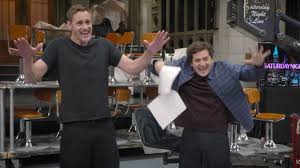 Alexander Skarsgard ‘SNL’ Promo Proves That Size Matters In Studio 8H
