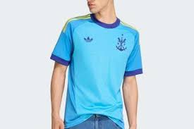 Nova camisa azul do Flamengo começa a ser vendida