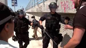 Tensión en LA: Reporteros de CNN Detenidos en Cobertura de Protestas - Imagen principal del artículo