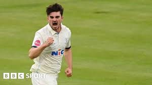 Jordan Thompson Signs with Warwickshire for 2026