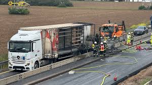 A59: Schwerer Unfall mit Todesopfer – Autobahn voll gesperrt - Imagen principal del artículo