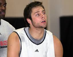 Here&#39;s the audio with Josh McRoberts. He talks about how much he hates to lose, ... - mcroberts_071307