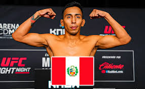 Peleador peruano Kevin Borjas se desnudó en el pesaje de UFC México