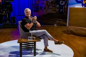 No 'The Noite', Oscar Magrini comenta ausência nas novelas e possível retorno