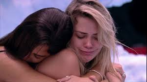 Marcela se emociona com música de Alceu Valença e ganha abraço de Mari