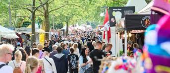 Karneval der Kulturen Berlin: Strecke, Sperrungen & Straßenfest