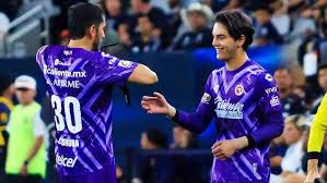 Jesús Corona celebra junto a su hijo el título de Xolos de Tijuana Sub 19