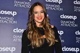 Resultado de imagem para fotos da bruna marquezine cabelo liso