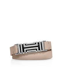 Résultat de recherche d'images pour "leather fitbit band"