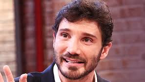 Stefano De Martino si allunga, il test della prima serata di Rai1 dopo le polemiche