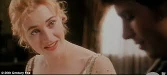 Nhưng thời điểm Kate Winslet tới thử vai Rose cho phim Titanic của đạo diễn James Cameron cô mới chỉ 19 tuổi, và là một diễn viên vô danh. - article220165214F5CBD1000005DC236634x286