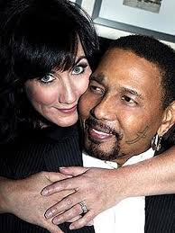 Aaron Neville marries photographer Sarah Friedman - 9071780-large