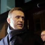 Thousands Russians endorse Alexei Navalny