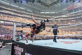 What time does Monday night Raw start? When does Monday night Raw start