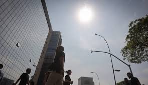 Temperatura sobe em São Paulo, mas tempo seco continua