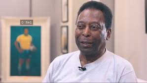 Pelé mania: de camisa histórica a réplica da Jules Rimet, itens leiloados passam de R$ 38 milhões